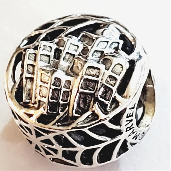 Authentic NEW Pandora Marvel Spider-Man Soaring City Charm S925ALE - Picture 8 of 10